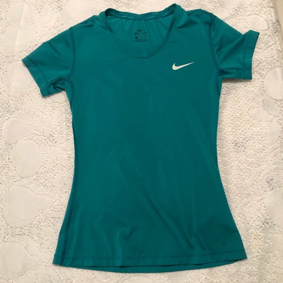 Nike Tops - NIKE Dry fit TShirt